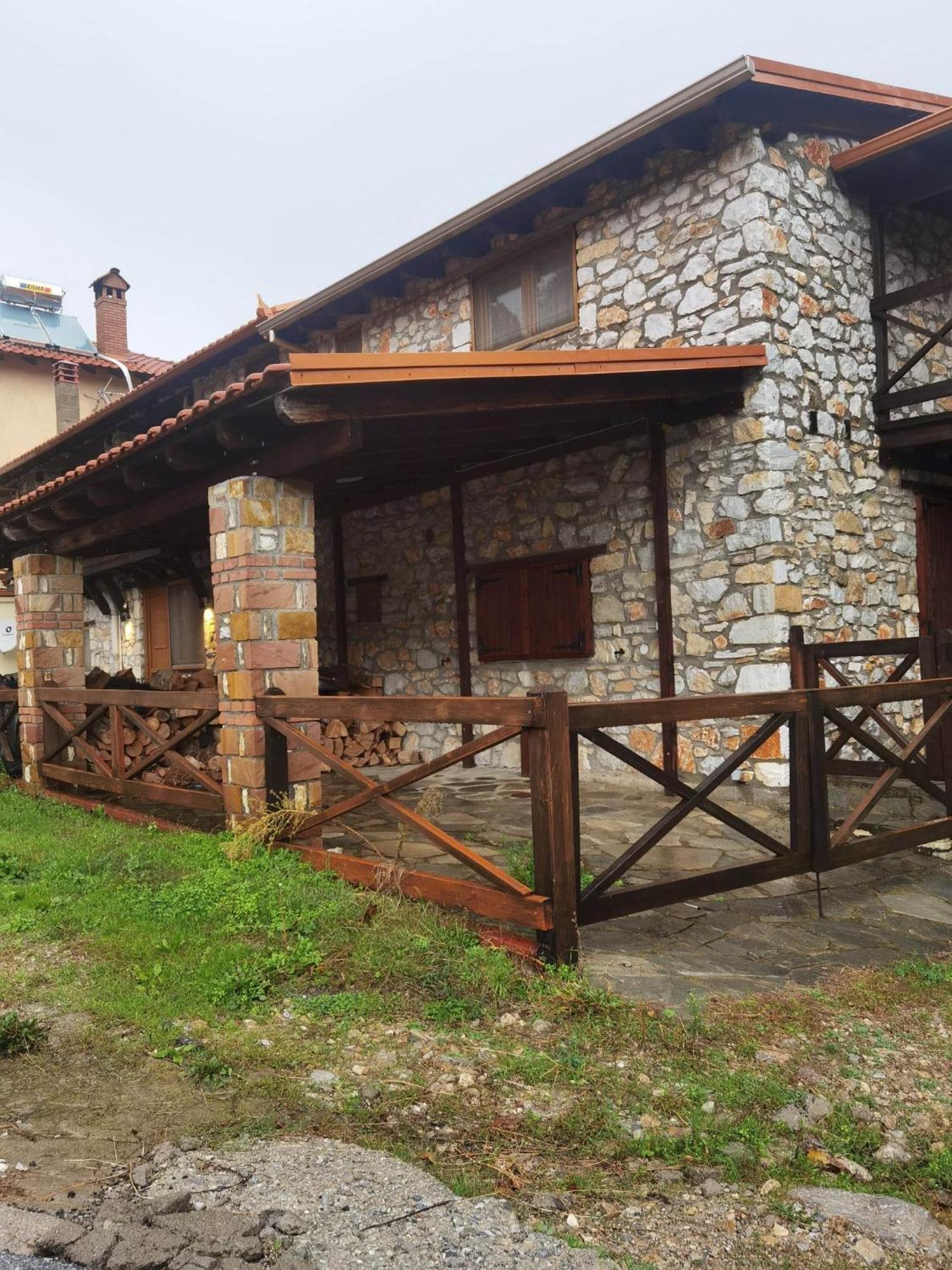 Traditional Stone Cottage in Palio Elatohori Esterno foto